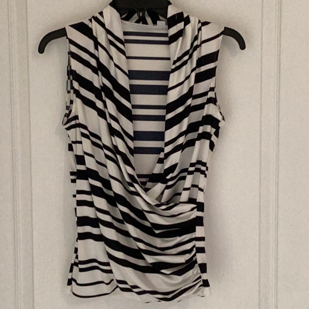 NY&Co top